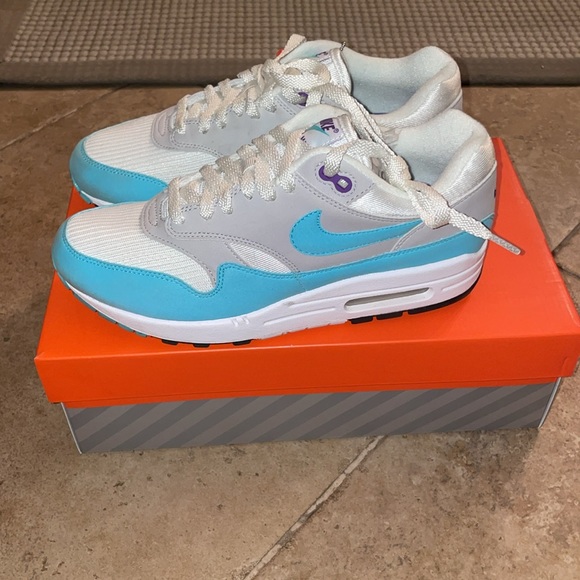 Nike Air Max 1 Anniversary Sneakers - Picture 3 of 11